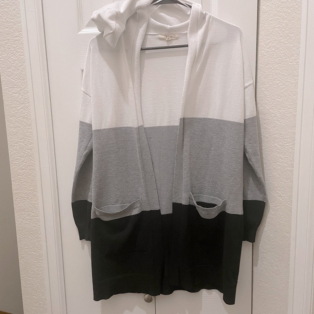🦋Color Block Open Front Cardigan re-posh, I purchased on,posh, doesn’t fit.